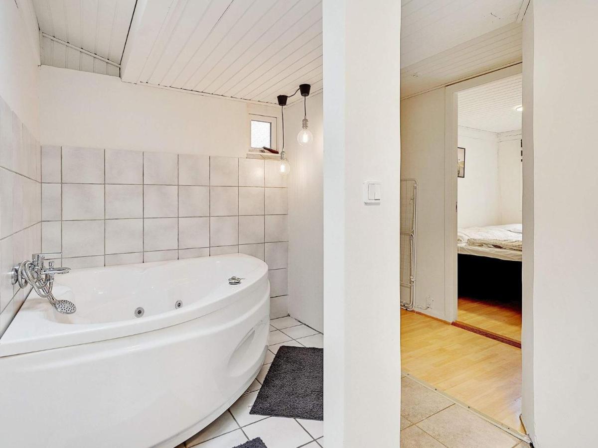8 Person Holiday Home In R M Kongsmark 外观 照片